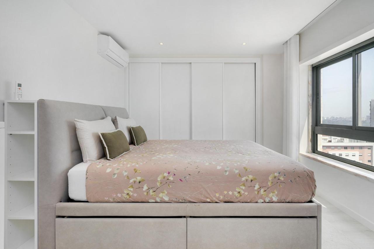 Whome Family Condo - Urban Retreat With Parking, Ac, Elevator In Great Location Lisboa Exteriér fotografie