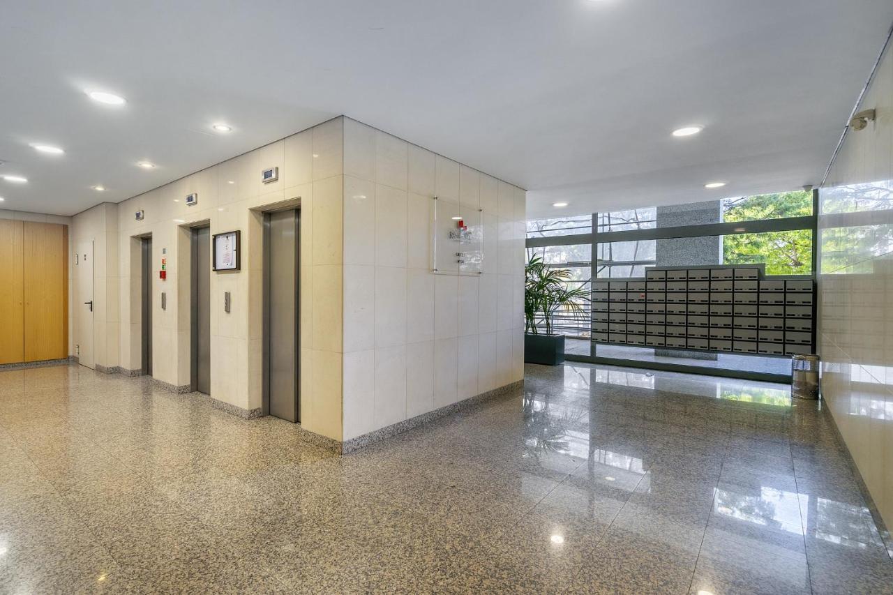 Whome Family Condo - Urban Retreat With Parking, Ac, Elevator In Great Location Lisboa Exteriér fotografie