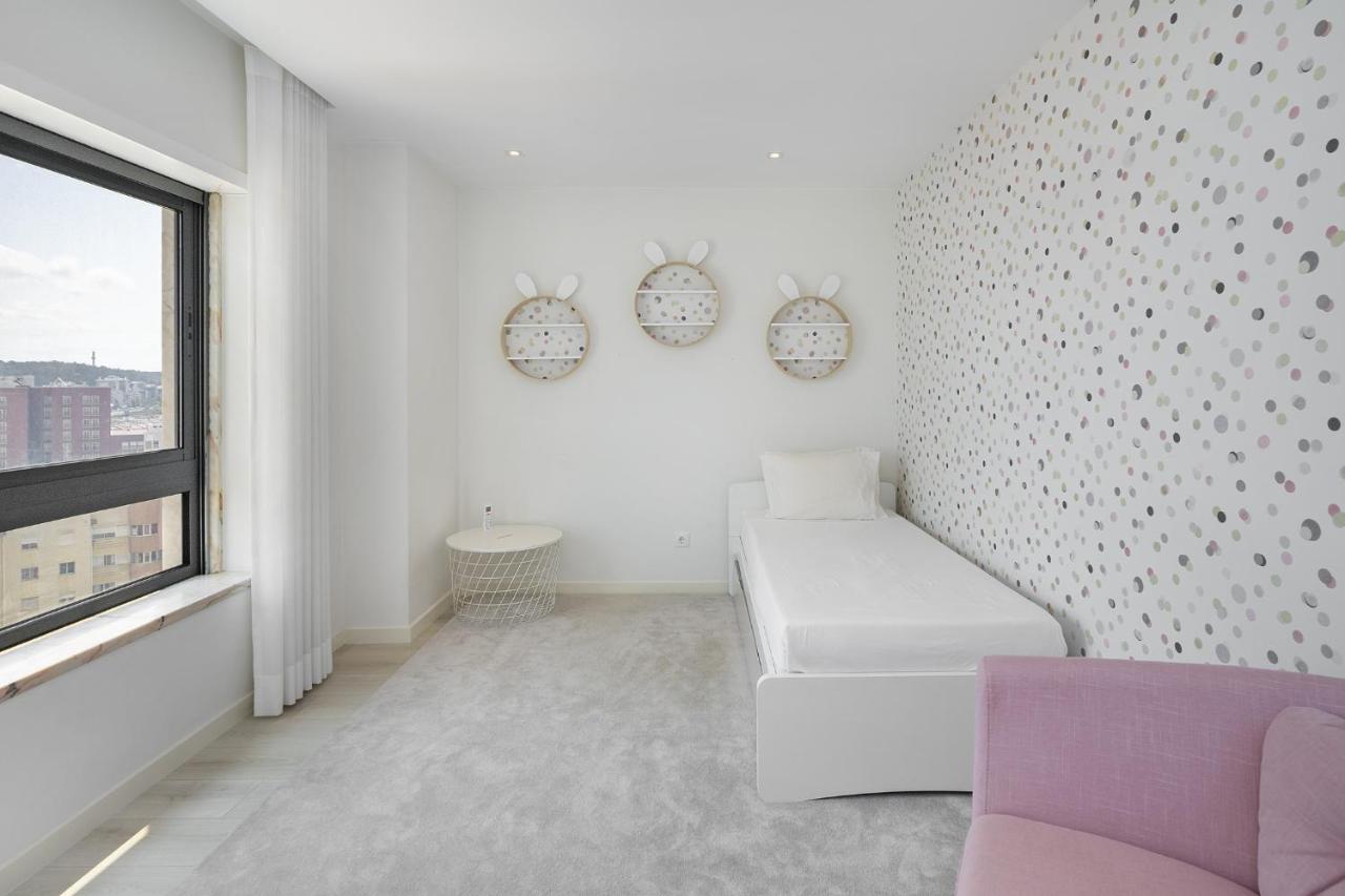 Whome Family Condo - Urban Retreat With Parking, Ac, Elevator In Great Location Lisboa Exteriér fotografie