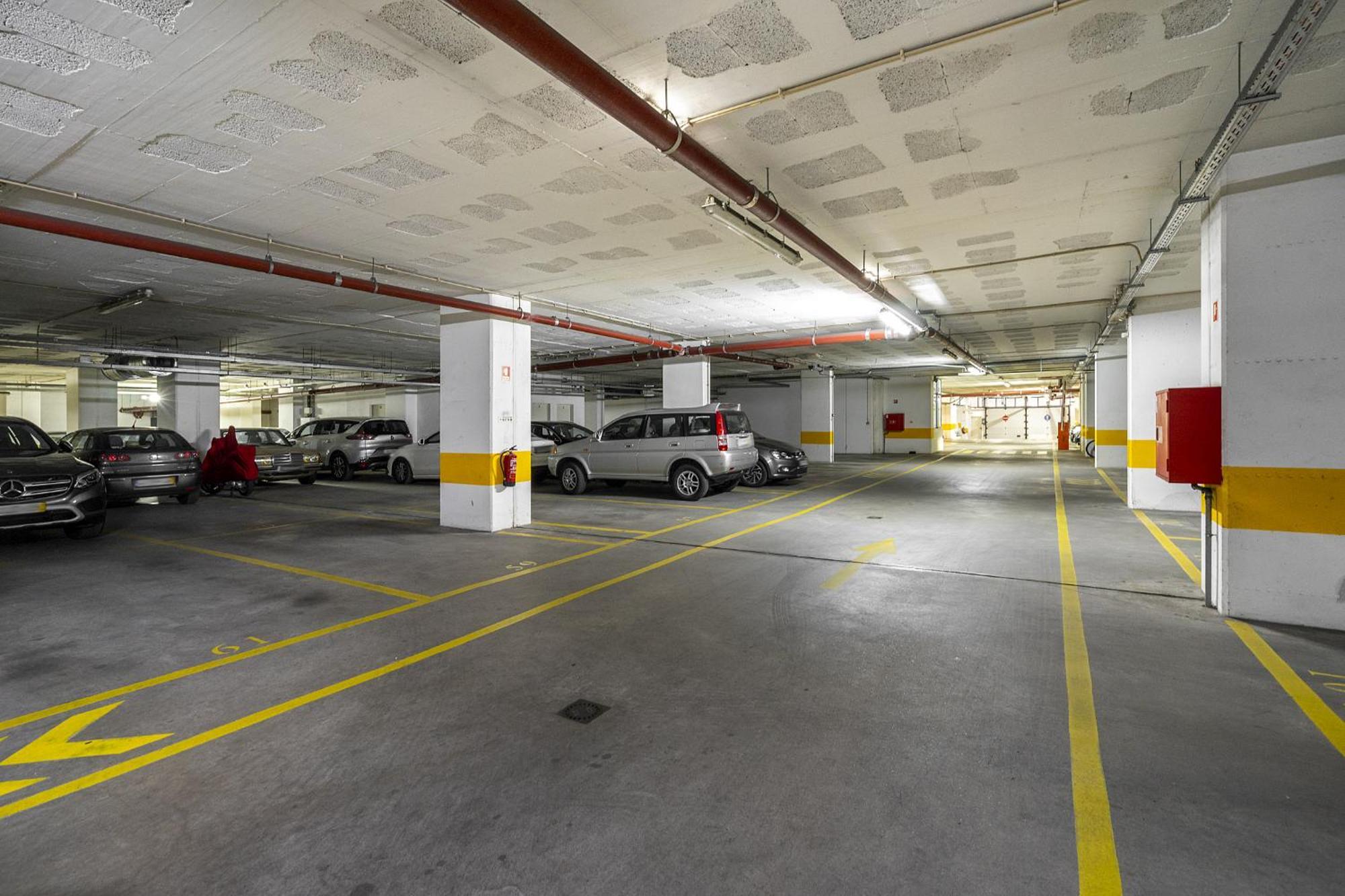 Whome Family Condo - Urban Retreat With Parking, Ac, Elevator In Great Location Lisboa Exteriér fotografie
