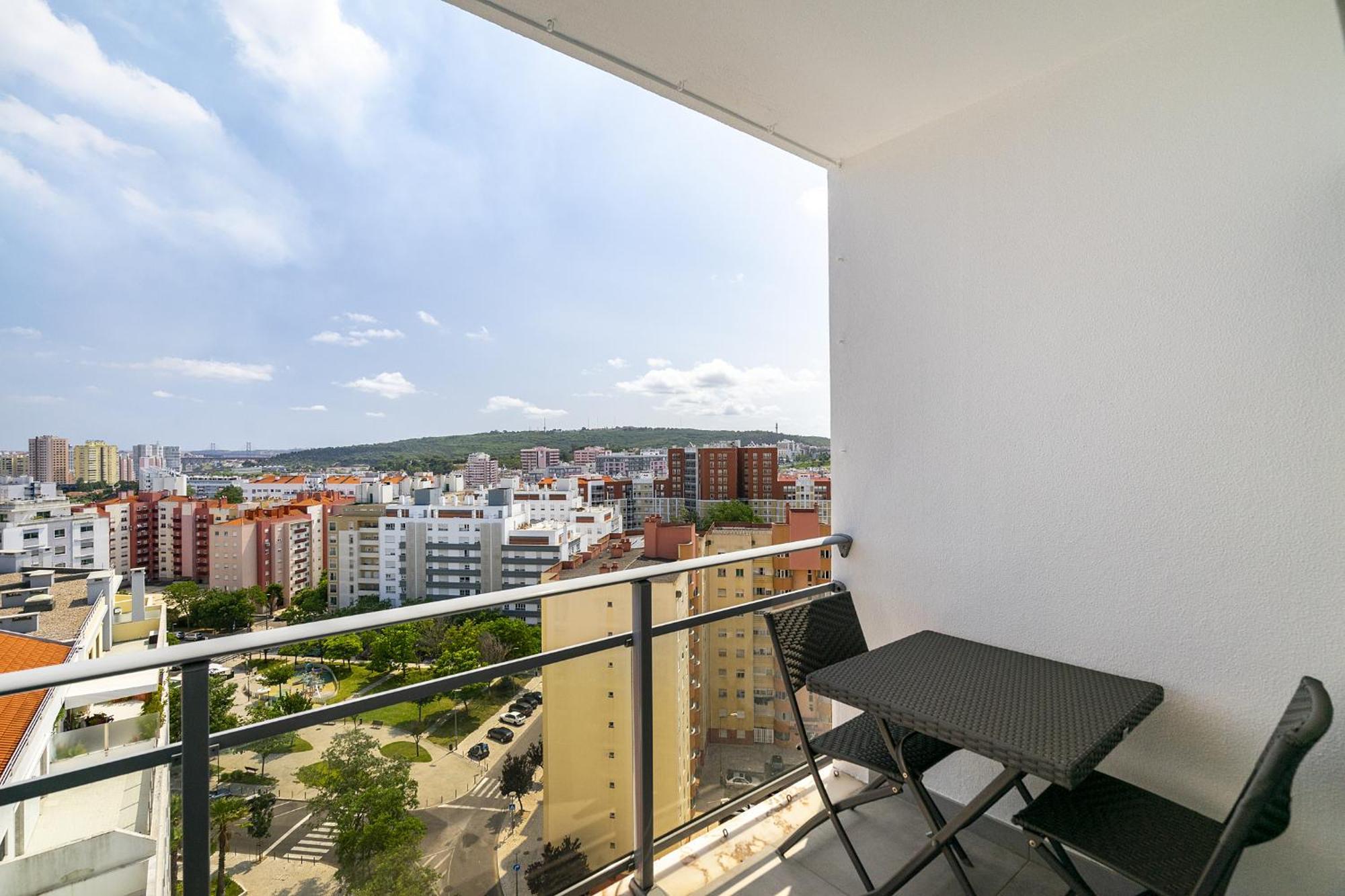 Whome Family Condo - Urban Retreat With Parking, Ac, Elevator In Great Location Lisboa Exteriér fotografie